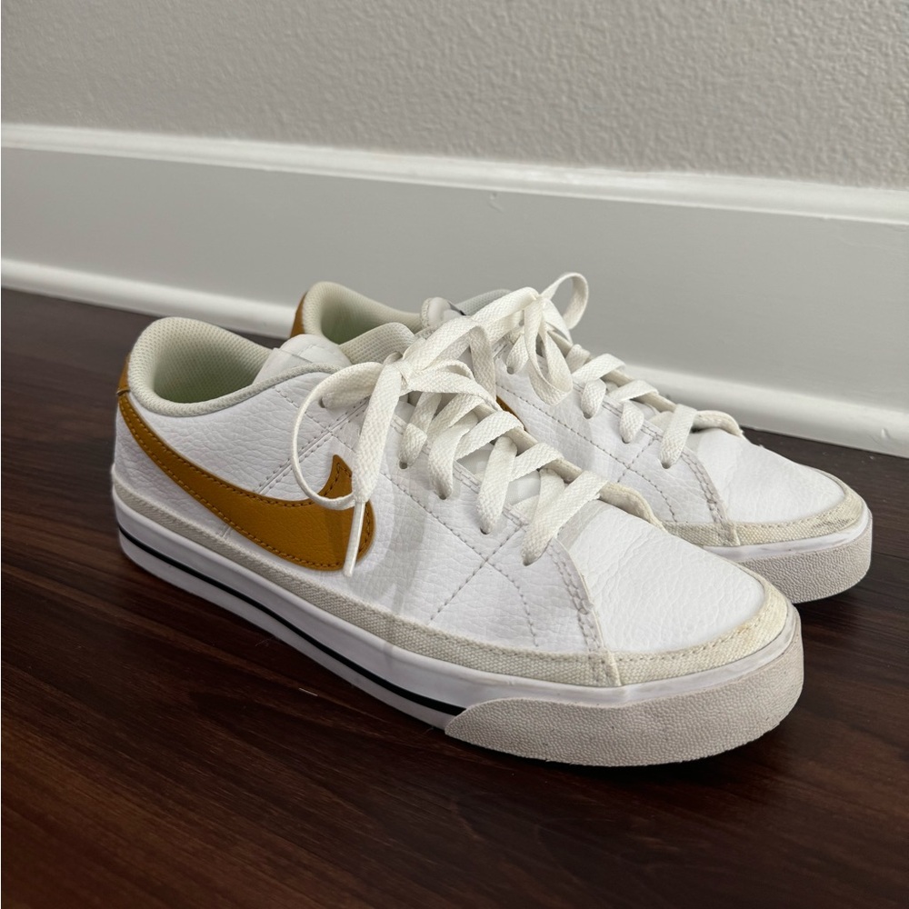 Nike Court Legacy Sneakers